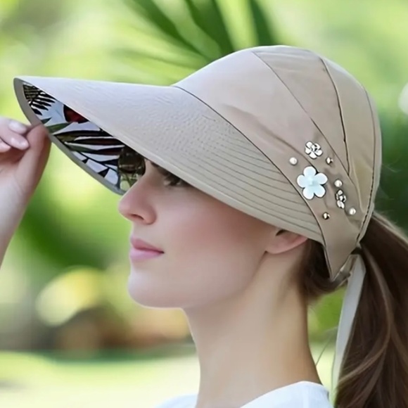 Accessories - Beaded Flower Hat - Khaki